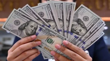 الدولار الأمريكي يعاود الصعود وسط تقلبات الأسواق العالمية وتعزيز مكانته كملاذ آمن